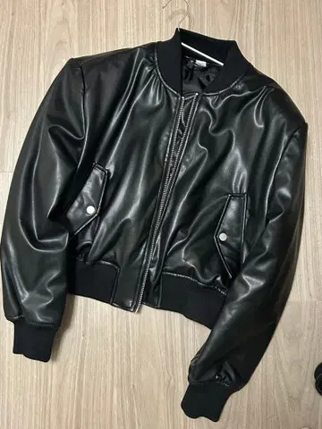 H&M 숄더 패드 코팅 플라이트 자켓 M 블랙 아우터 겨울