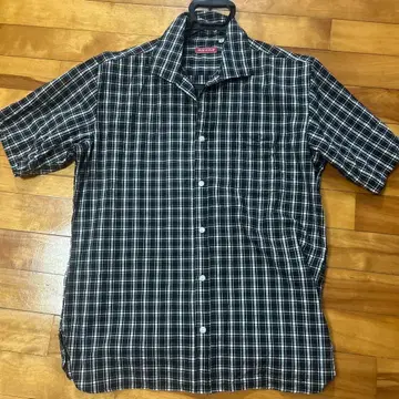 반팔 셔츠 블랙과 화이트 체크 무늬