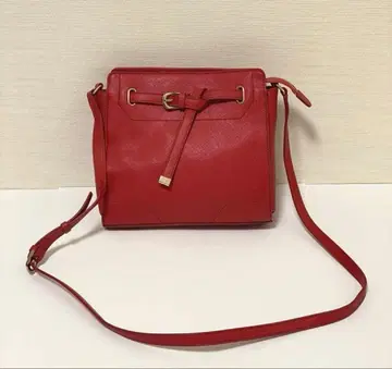 빨간색 숄더백 벨트 박스형 여성용 백 레드 사각형