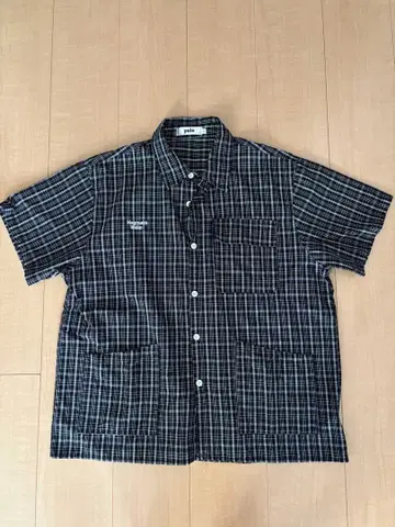 체크 무늬 반팔 셔츠