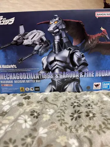 S.H.MonsterArts 메카고질라 (1993) & 가루다 & 라돈
