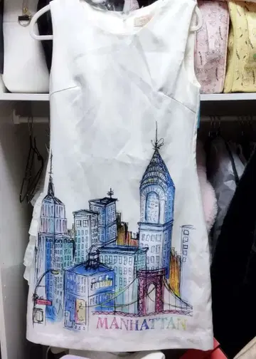 에밀리아 위즈 맨해튼 원피스