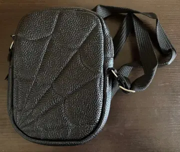 스파이더 웨이브 숄더 파우치 백 블랙 카우 가죽 (소가죽)