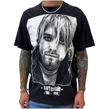 Kurt Cobain 티셔츠 블랙