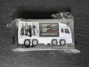 L'Arc-en-Ciel UNDERGROUND TOUR TRUCK