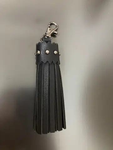 최종 가격 ALLSAINTS 천연 가죽 태슬 키링 블랙