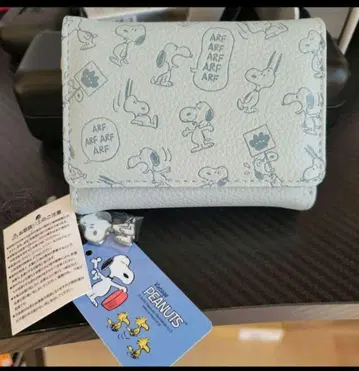 스누피 3단 폴더형 지갑 택 포함, 참 포함