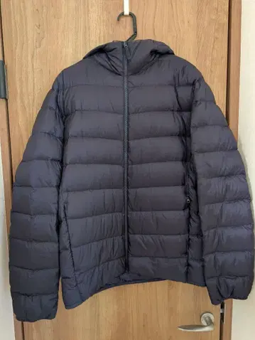 유니클로 남성용 XL 울트라 라이트 다운 자켓 네이비 수납 봉투 있음