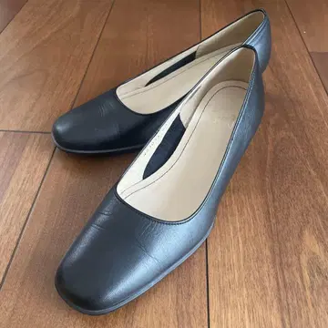 블랙 하이힐 펌프스