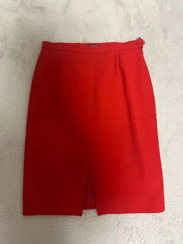 조르지오 아르마니 레드 타이트 스커트