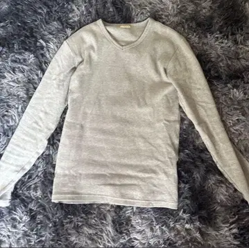 AVIREX U.S.A. 그레이 V넥 긴팔 티셔츠 2벌 있습니다!