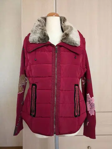 데시구알 꽃무늬 자수 인조 모피 카라 부착 자켓