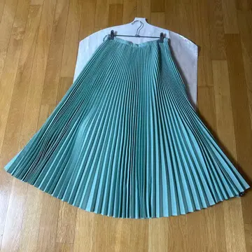 트루 바이 마리코 오이카와 스테디셀러 인기 플리츠 스커트 36 민트