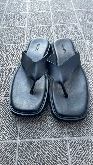 CALI 블랙 플립플랍