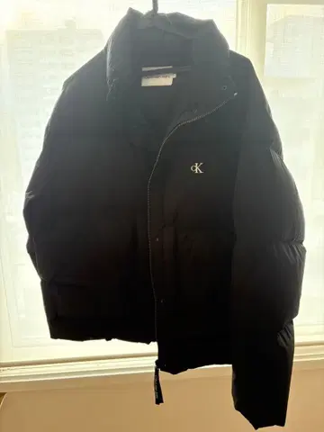 Calvin Klein Jeans 블랙 다운 자켓
