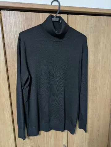 유니클로 메리노 터틀넥 스웨터 블랙 XL