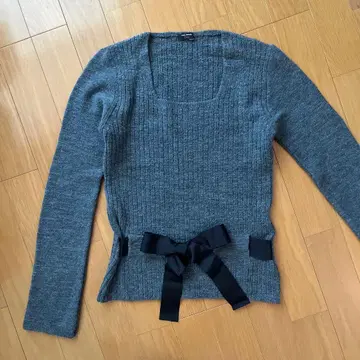 ANA SOUSA 그레이 리본 포함 니트