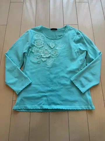 TOBECHIC 비쥬 니트 화려한 페미닌 오케이지온 M