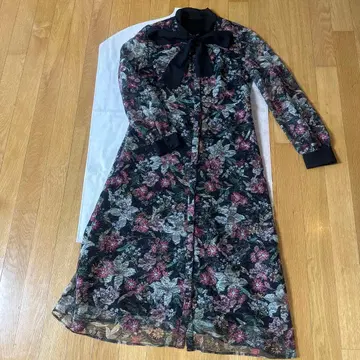 그레이스 콘티넨탈 총 자수 보타이 원피스 36