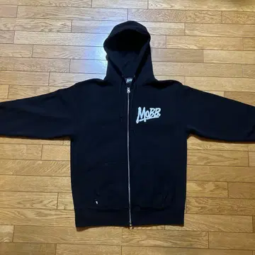 MOBB 블랙 지퍼 후드티