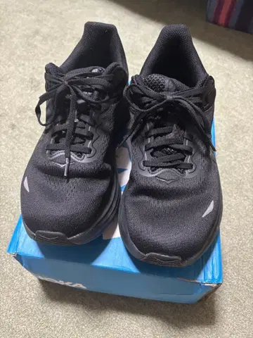 HOKA ONE ONE BONDI 9