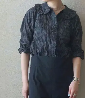 셔링 론 프릴 블라우스