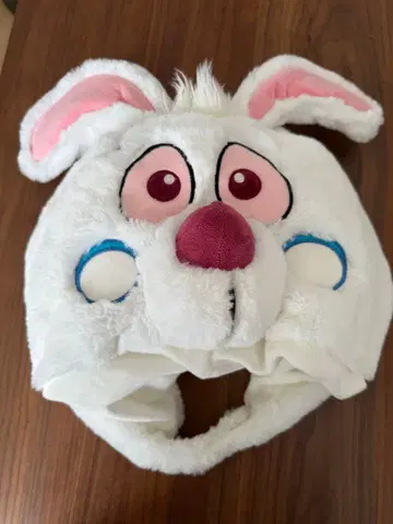 화이트 토끼 팬캡