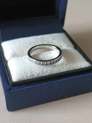 스타 주얼리 7호 플라티나 하프 이터니티 반지 0.28