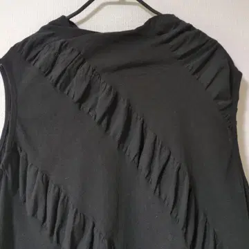 센소유니코 [지우] 블랙 프릴 슬리브리스 튜닉.베스트/사이즈 40