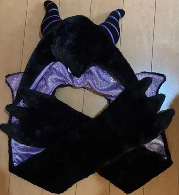 악마의 뿔 달린 후드 블랙과 보라색