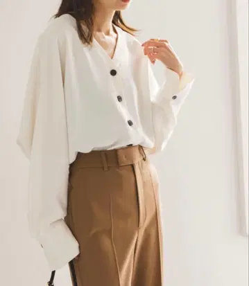 Noble 에스테르 더블 크로스 가디건 블라우스