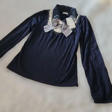 axes femme 긴팔 셔츠 네이비 리본 눈꽃송이 M 비즈 라메