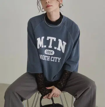 ANGIE 칼리지 로고 7부 소매 컷오프 맨투맨