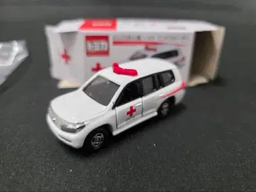 토미카 2022 일본 적십자 사양 도요타 랜드크루저