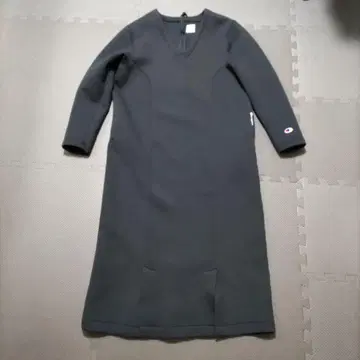 Champion 블랙 V넥 원피스 M