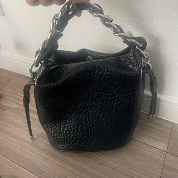 청키 체인 버킷백 핸드백