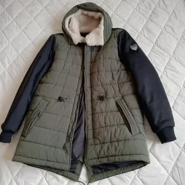 새상품급 아르마니 보아 후드 부착, 면 안감 코트 M 사이즈