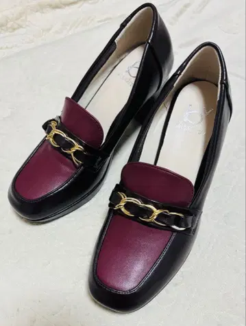 by 키다리 아저씨 통굽 비트 로퍼 펌프스