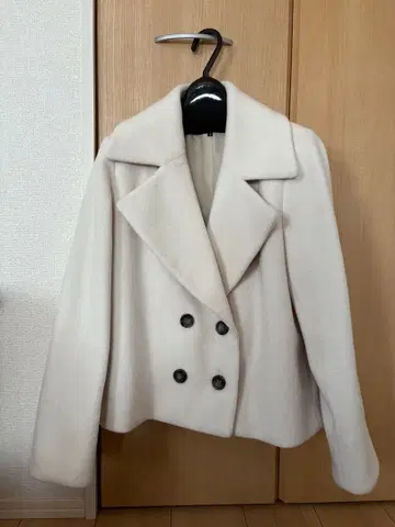 COMME CA ISM 아이보리 더블 브레스트 피 코트