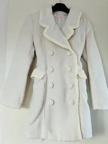 TRALALA 미사용 새상품 코트 화이트
