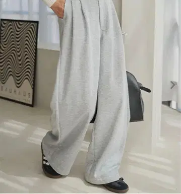 고베 레터스 턱 맨투맨 와이드 팬츠