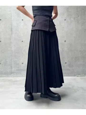 페이지 보이의 코르셋 플리츠 스커트