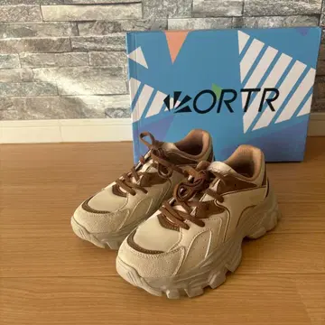 오리엔탈 트래픽 23.5 베이지 통굽 스니커즈 미사용 새상품 인기