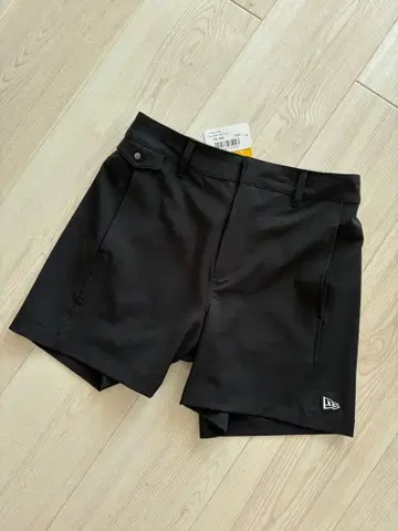 뉴에라 골프 블랙 숏팬츠 여성용 골프 사이즈 L