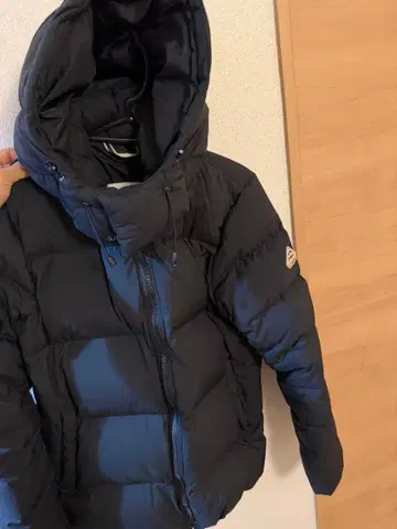 PYRENEX 블랙 다운 자켓 M 사이즈