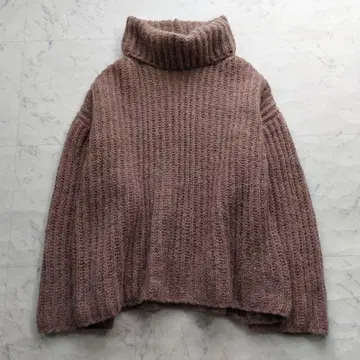 새상품급 터틀넥 니트 F 오버 사이즈 모카 브라운