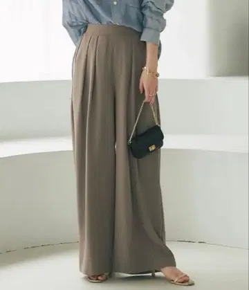 택 포함 새상품 라 부티크 봉봉 2턱 와이드 팬츠 모카 PS 사이즈