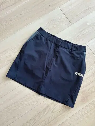 TFW49 네이비 숏 스커트 사이즈 L