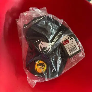 새상품 Venum 182Hat