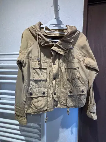 w closet 베이지 마운틴 후드티